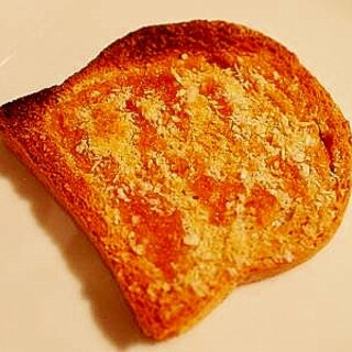 おやつに♪　キャラメルシロップとパン粉でトースト